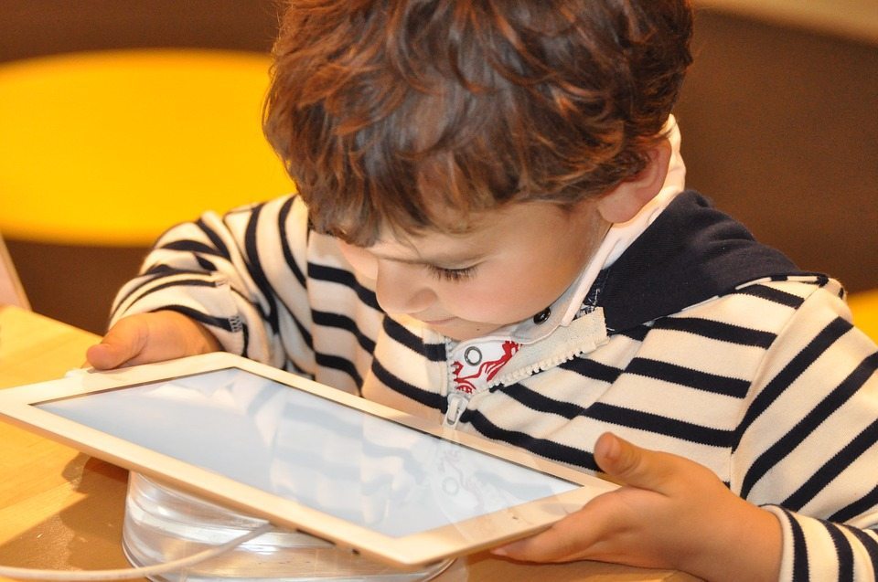 jaki tablet kupić dziecku